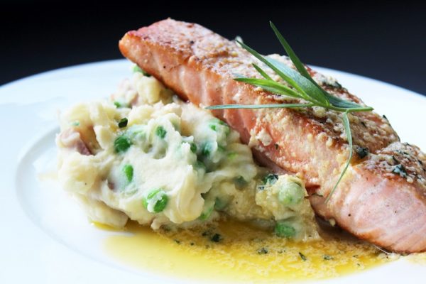 Zalm Met Erwtenstoemp Bacon En Bearnaise Jeroen Meus