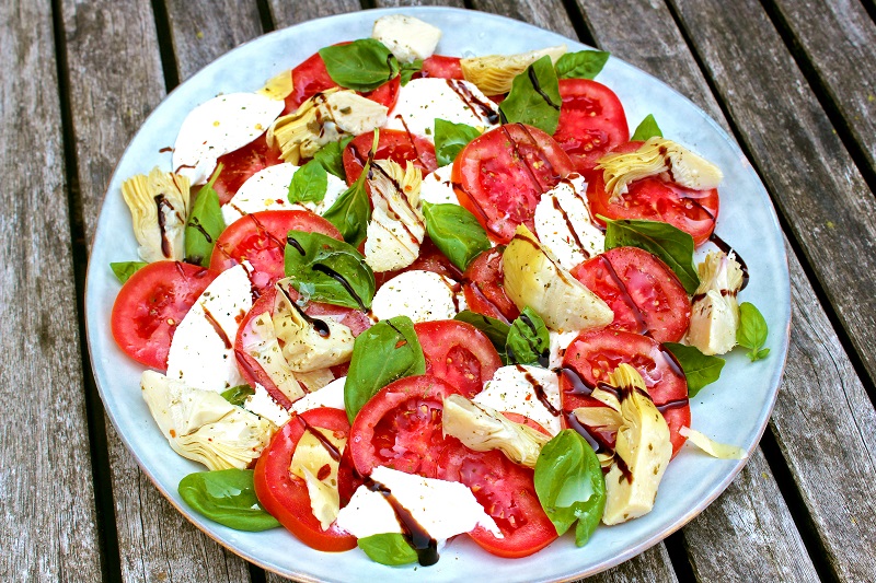 Caprese-schotel met artisjok