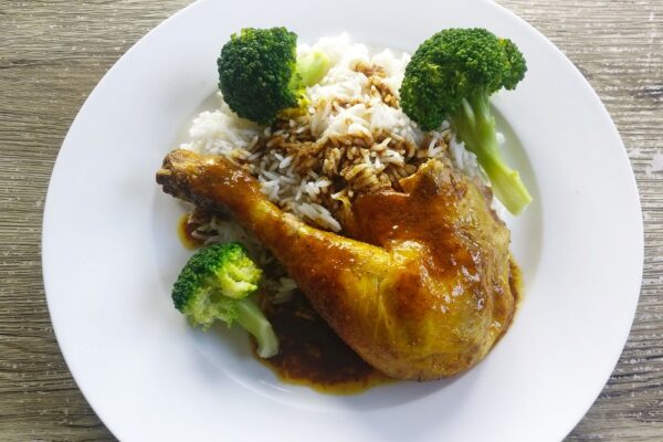 Kip met curry, rijst en bimi (Jeroen Meus)