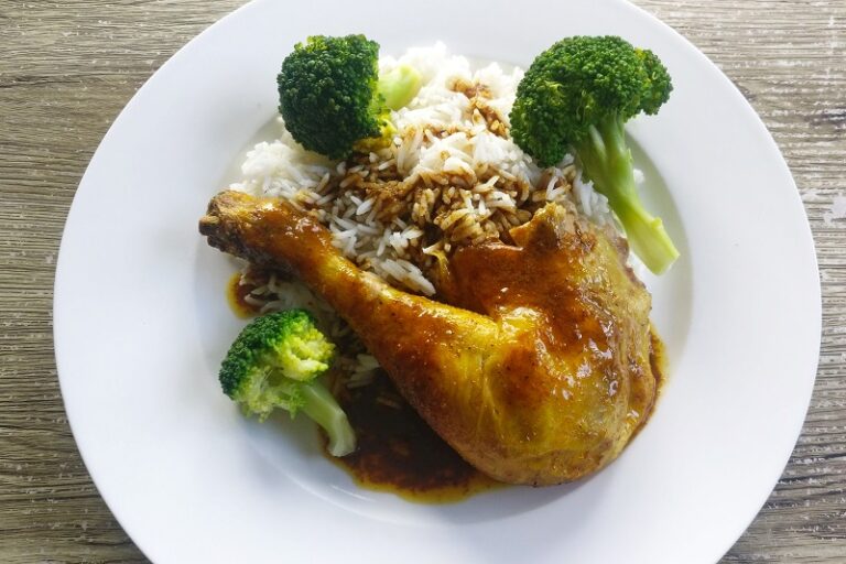 Kip met curry, rijst en bimi (Jeroen Meus)