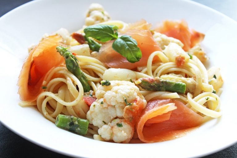 Pasta Met Zalm En Asperges (Piet Huysentruyt)