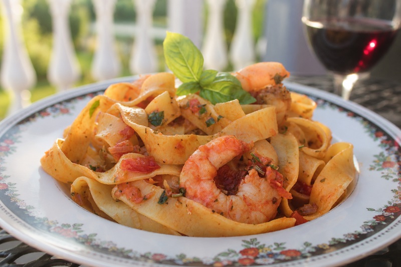 Tagliatelle met scampi en tomaat (Jeroen Meus)